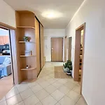 Tina - Old Town, Ac, Free Private Parking Apartman *