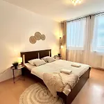Tina - Old Town, Ac, Free Private Parking *