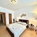 Tina - Old Town, Ac, Free Private Parking * Pozsony