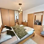 Tina - Old Town, Ac, Free Private Parking