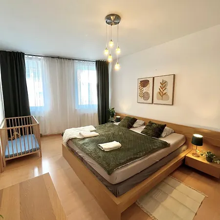 Tina - Old Town, Ac, Free Private Parking Apartment