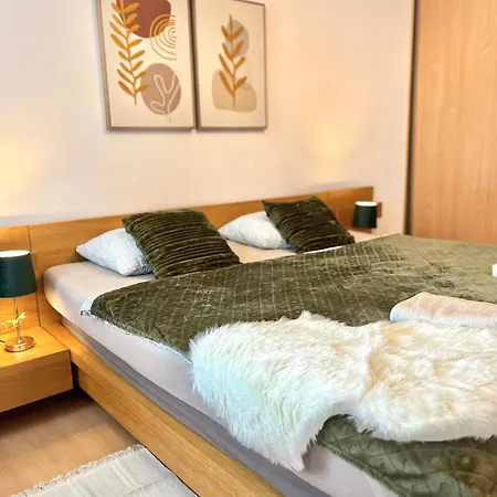 Apartmán Tina - Old Town, Ac, Free Private Parking *