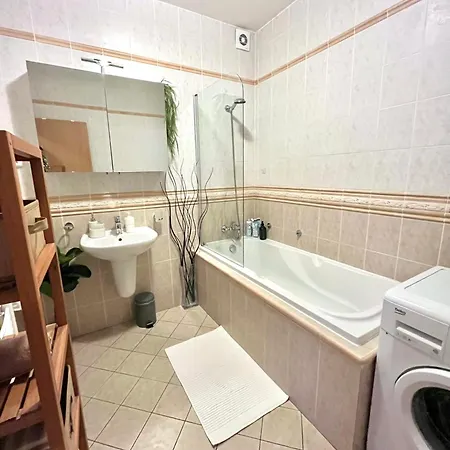 Tina - Old Town, Ac, Free Private Parking Apartment