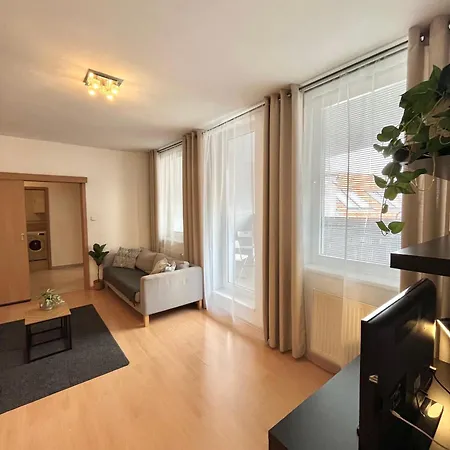 Tina - Old Town, Ac, Free Private Parking Pressburg