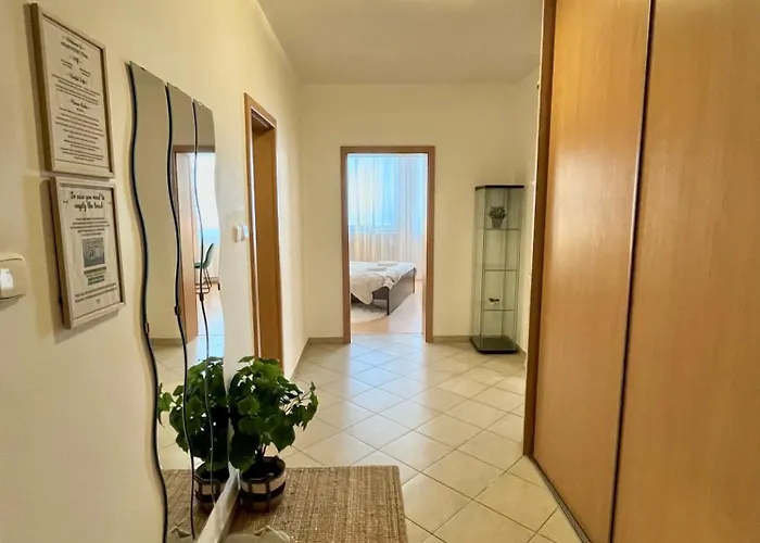 Apartamento Tina - Old Town, Ac, Free Private Parking Bratislava